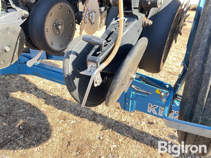 2002-kinze-3600-image-17