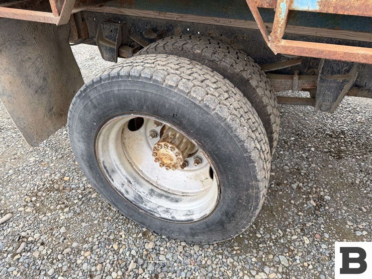 1990-ford-f700-image-23