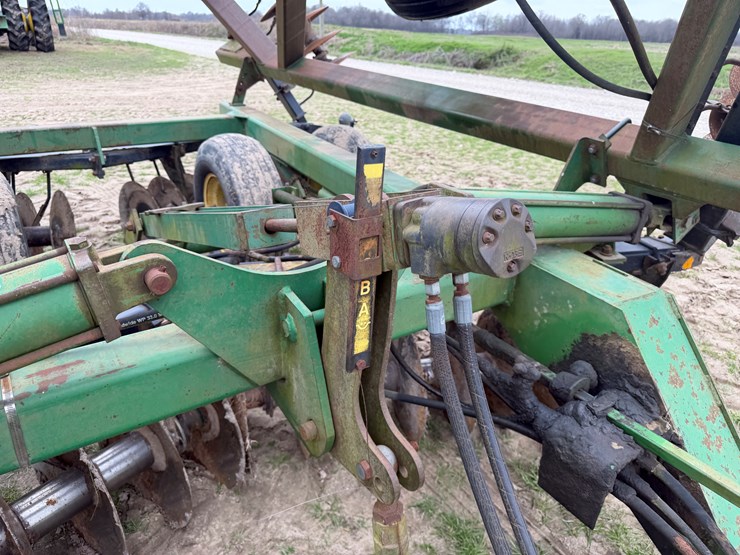 john-deere-25-image-51