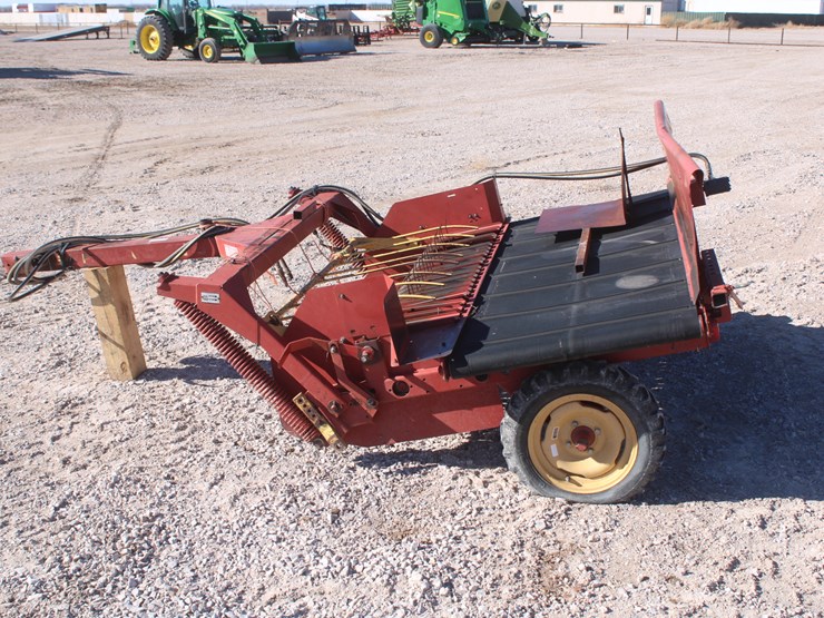 new-holland-166-image-4