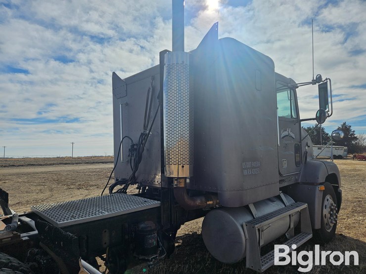 1994-freightliner-fld112-image-13