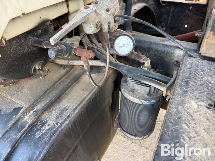 1981-ford-lnt8000-image-11