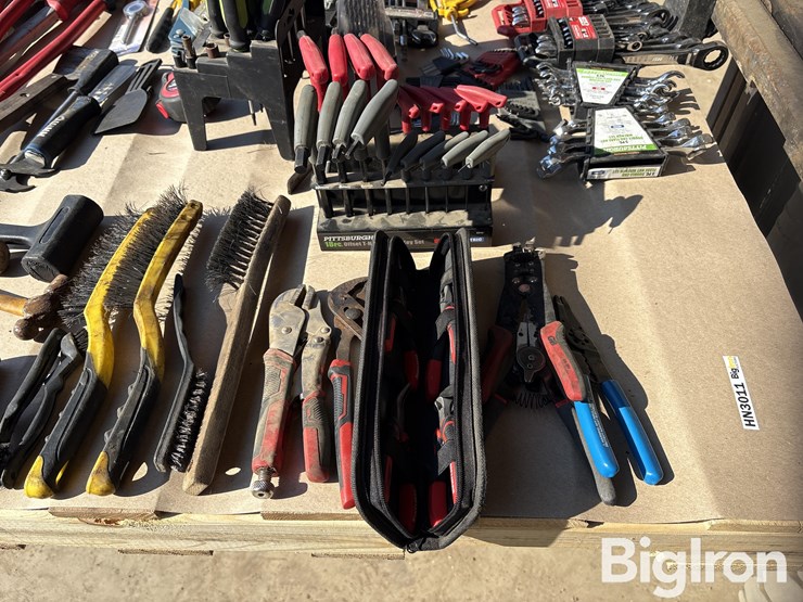 skid-of-shop-tools-image-15