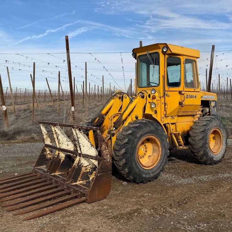 JOHN DEERE 544