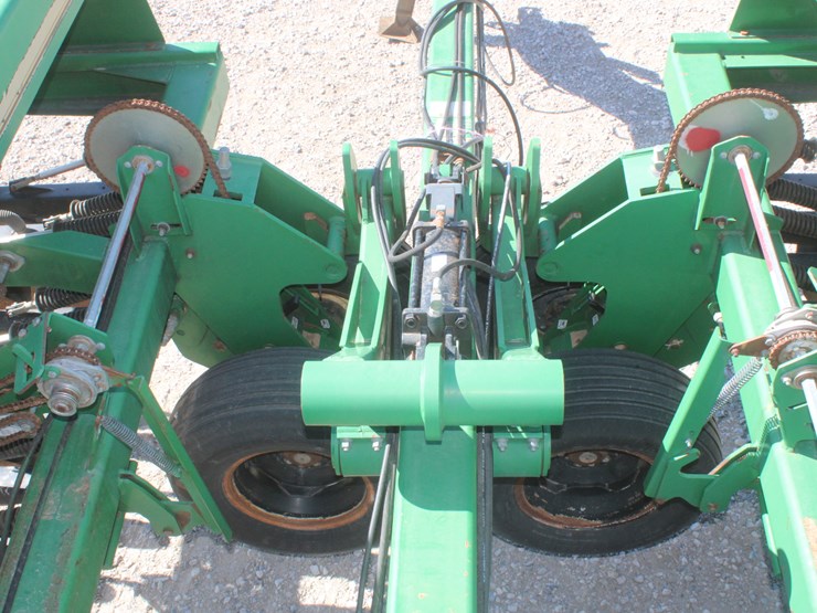 #1004-•-great-plains-3s-400d-solid-stand-grain-drill-image-36