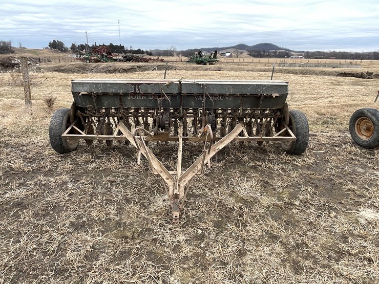 john-deere-10-image-2