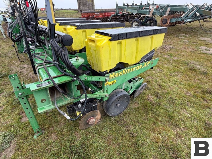 2008-john-deere-1700-image-11