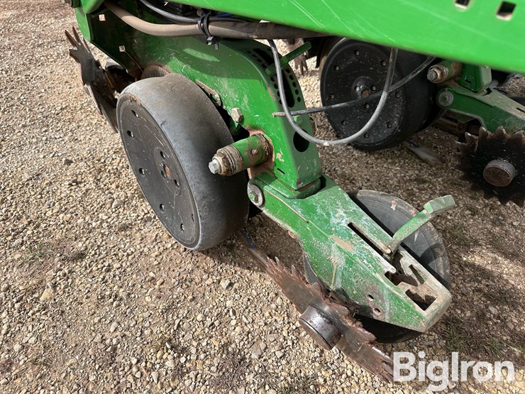 john-deere-1700-image-10