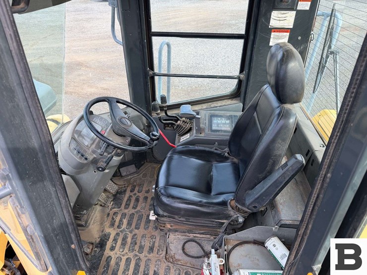 2001-komatsu-wa380-3-image-86