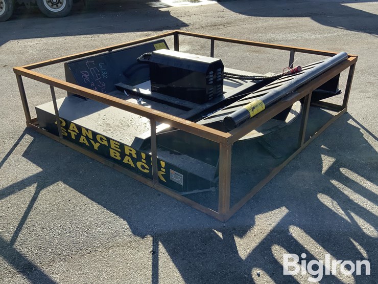 2025-massey-ferguson-730-image-3