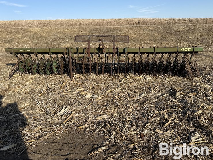 john-deere-400-image-2