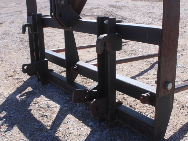 #2068-•-uro-attach-3-spear-hay-fork-with-48-inch-spikes-image-7