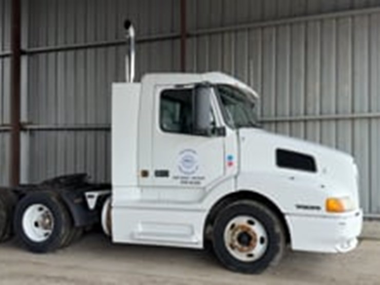 2001-volvo-vnl-tractor-truck---albany,-or-image-69