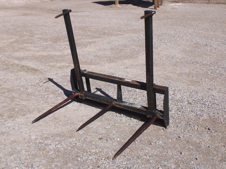 #2071-•-worksaver-skid-steer-quick-attach-bale-spear-image-1