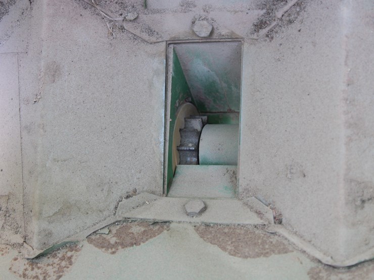 #1004-•-great-plains-3s-400d-solid-stand-grain-drill-image-33