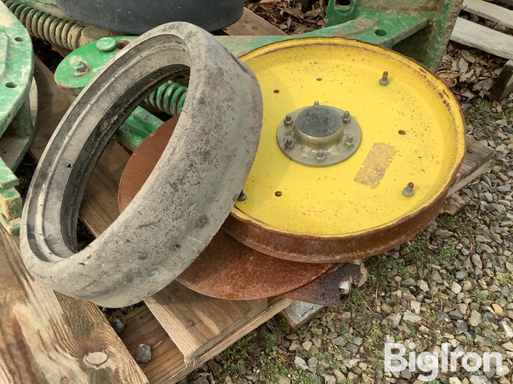john-deere-1775-image-13