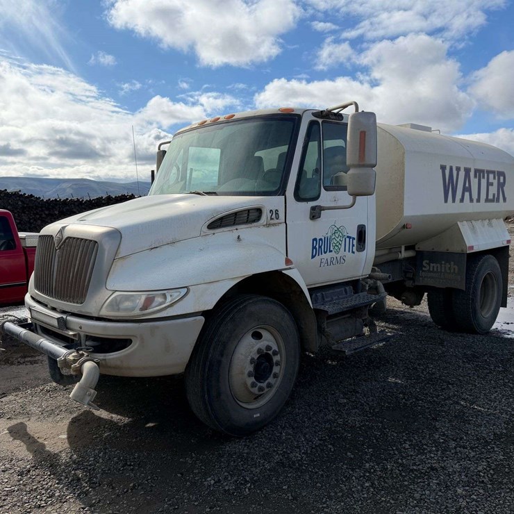 2003 INTERNATIONAL DURASTAR 4300