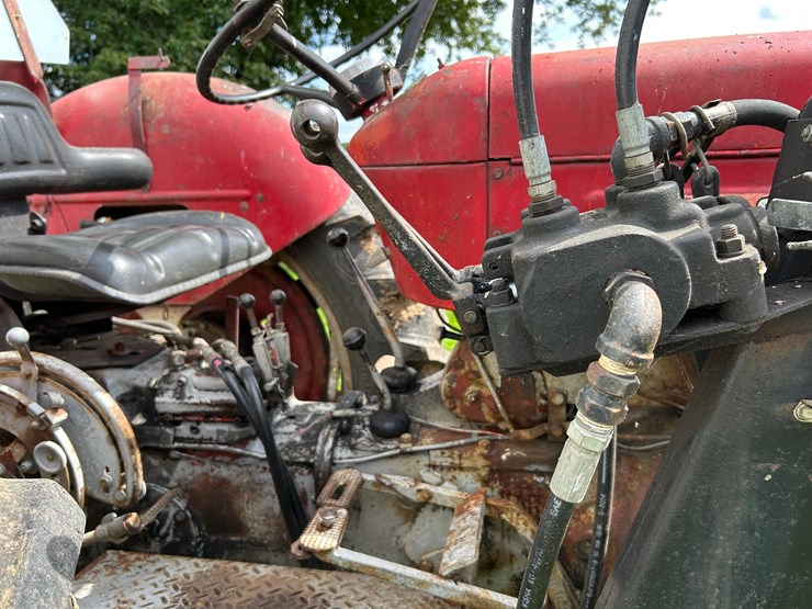 massey-ferguson-65-image-5