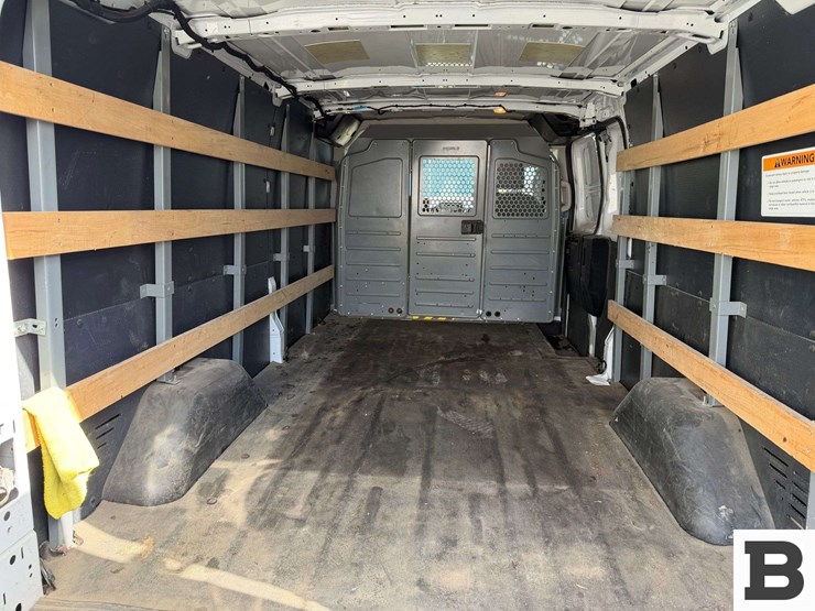 2015-ford-transit-image-8