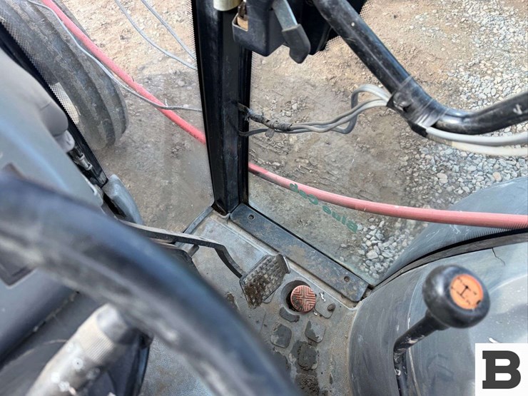 2008-new-holland-tn85fa-image-29