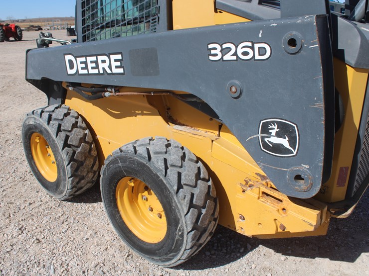 2011-deere-326d-image-17