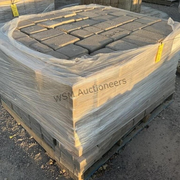 PALLET OF STONE PAVERS