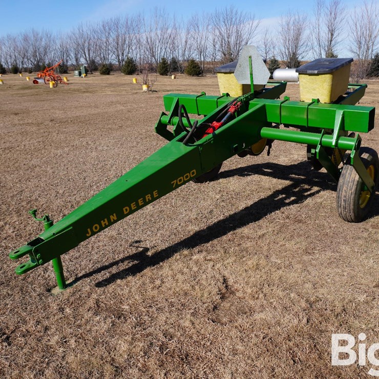 JOHN DEERE 7000