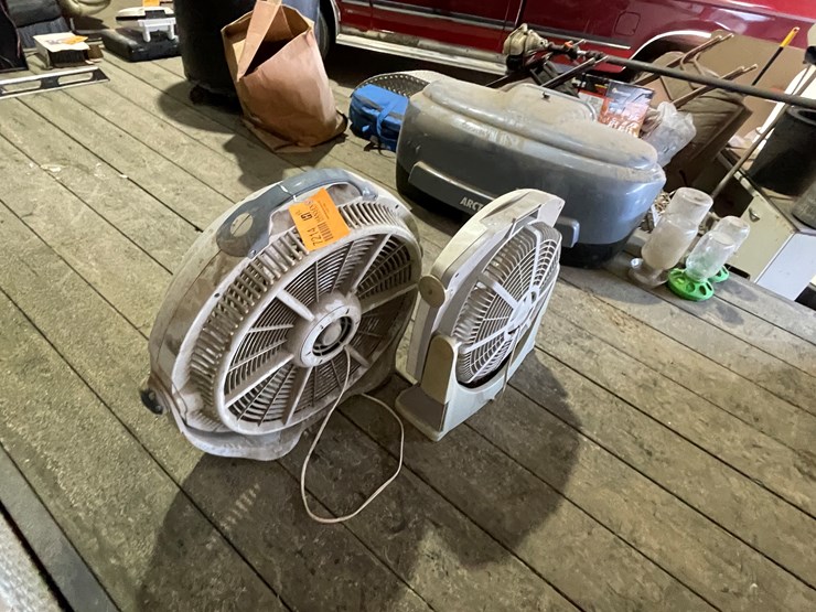 #7214-•-(2)-fans-image-5