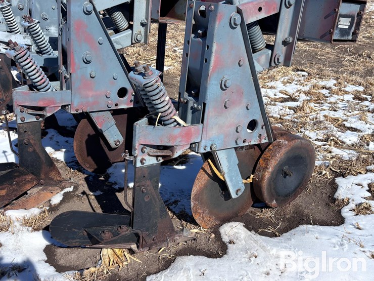 hiniker-8r30-folding-cultivator-w/ridging-wings-image-19