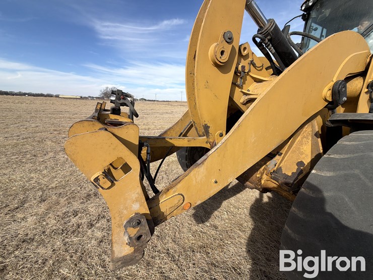 2015-caterpillar-938k-image-12