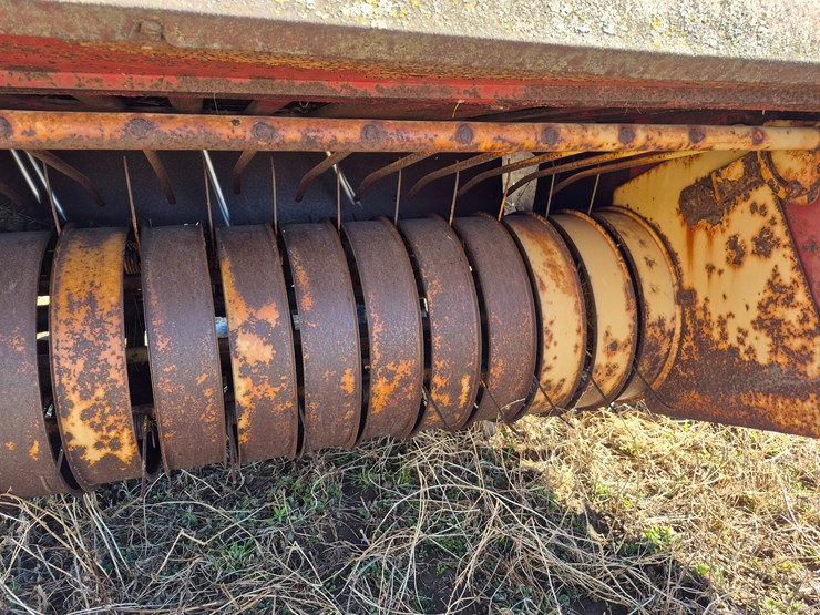 new-holland-268-image-9