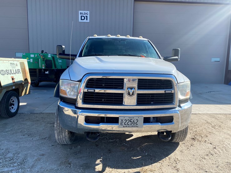 2012-dodge-ram-5500-image-2