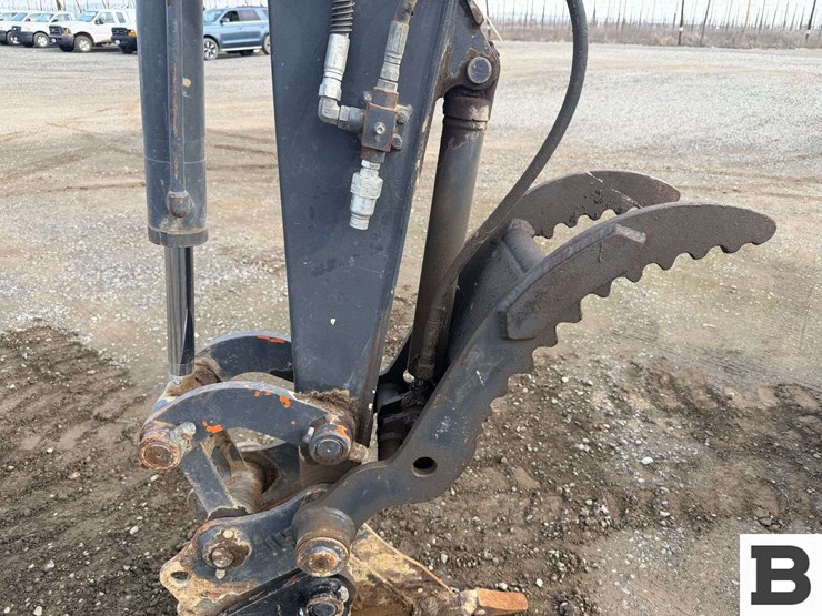 2012-deere-35d-image-50