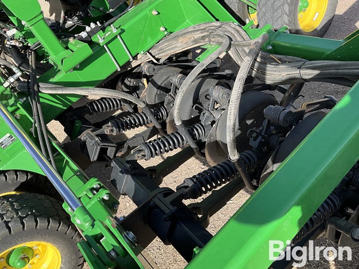 2016-john-deere-1990-image-12