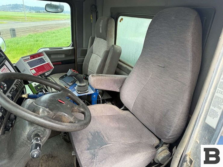 2013-kenworth-t800-image-79