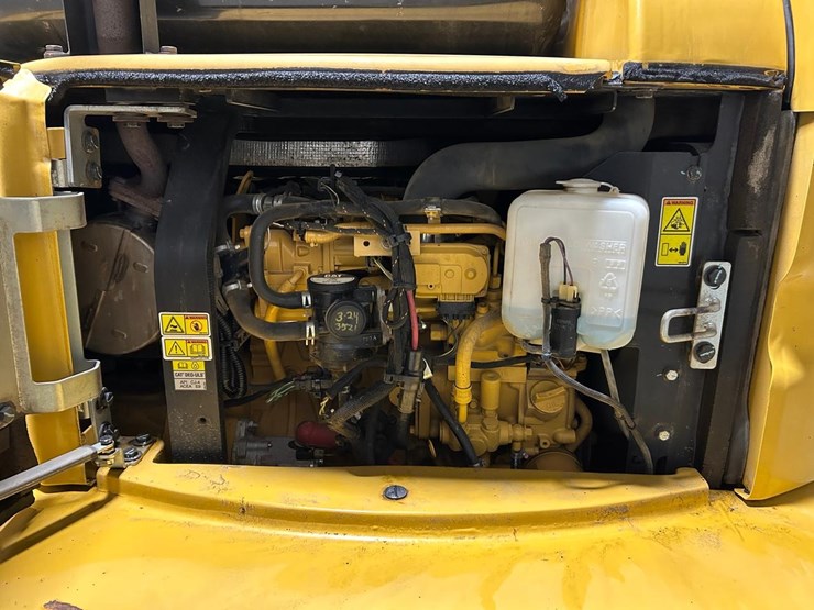 2016-caterpillar-305.5e2-image-15