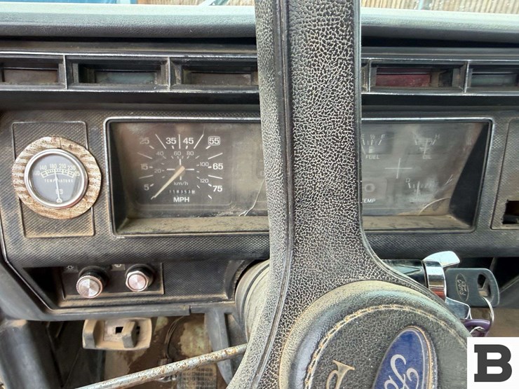 1990-ford-f700-image-39