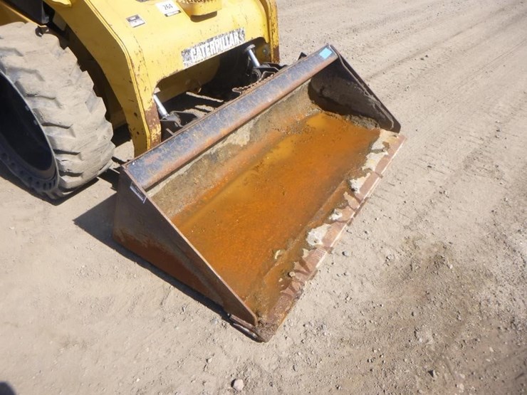 2013-caterpillar-262c2-image-10