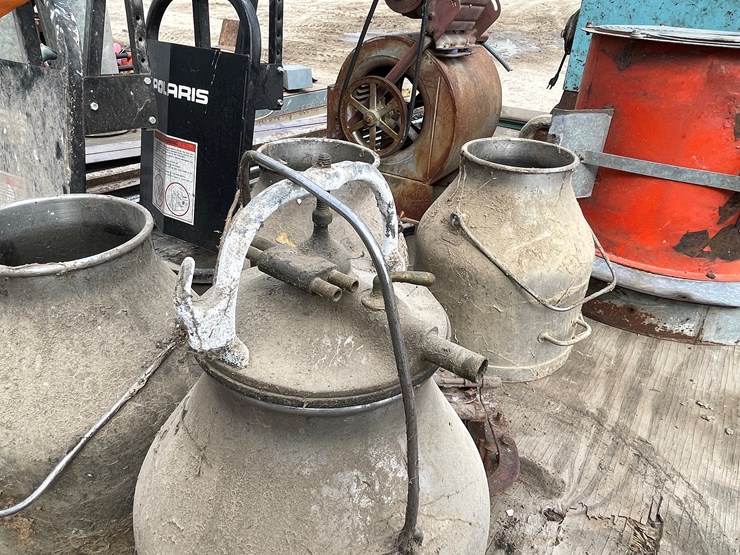 #7258-•-(4)-stainless-steel-milk-cans-image-10