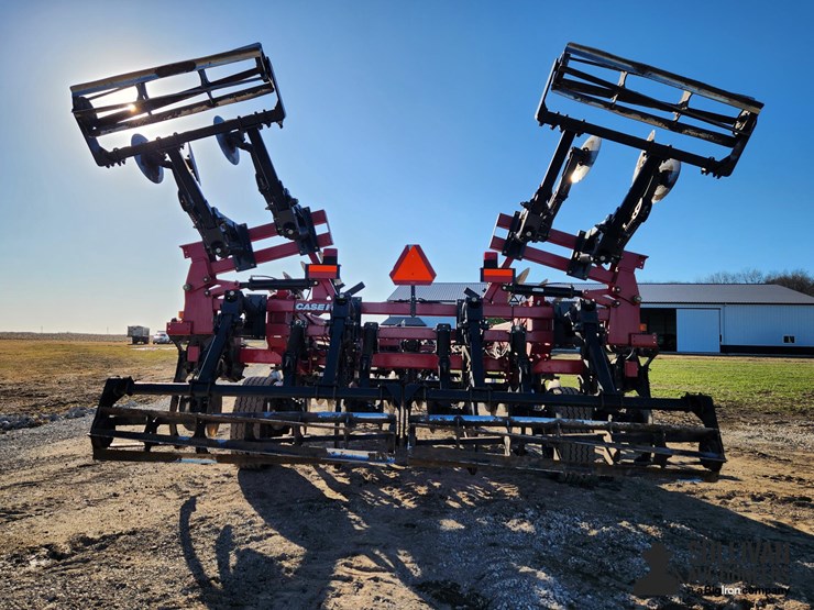 2011-case-ih-870-ecolo-tiger-9-shank-disk-ripper-image-6