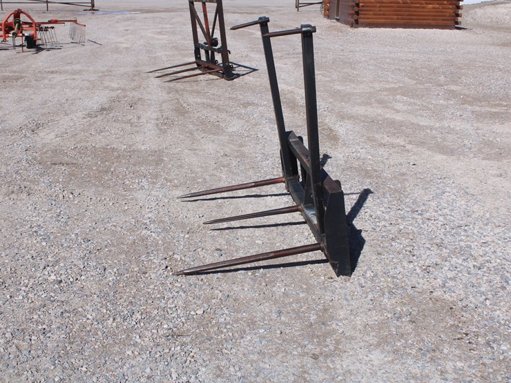 #2071-•-worksaver-skid-steer-quick-attach-bale-spear-image-6