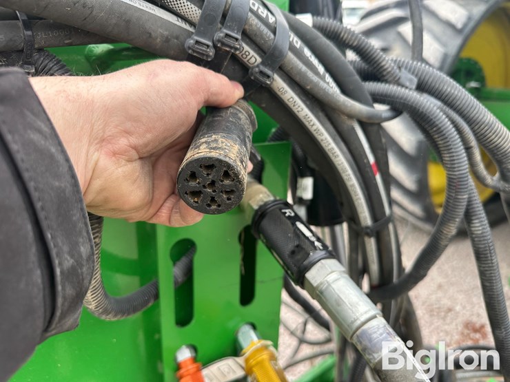 2024-john-deere-db60-image-19