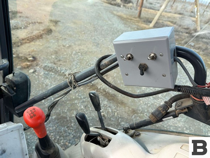 2016-kubota-m8540hd-image-28