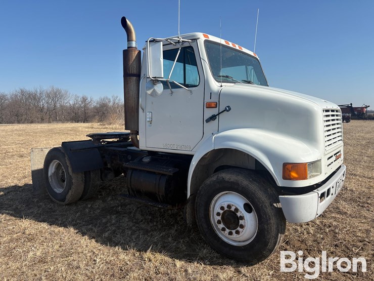 1992-international-7100-image-3