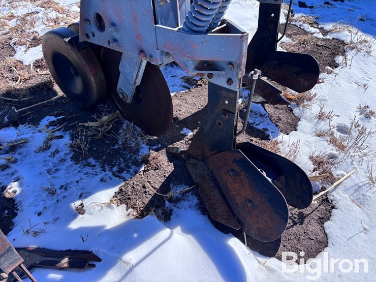 hiniker-8r30-folding-cultivator-w/ridging-wings-image-17