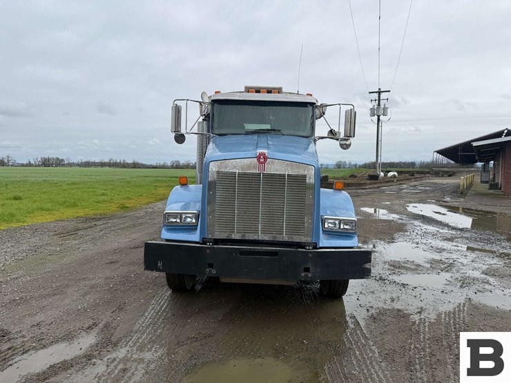 2013-kenworth-t800-image-8