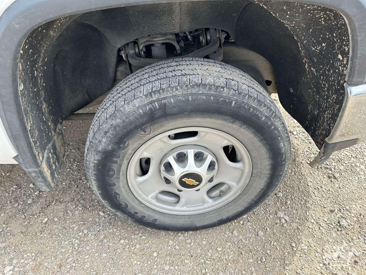 2021-chevrolet-silverado-2500-image-32