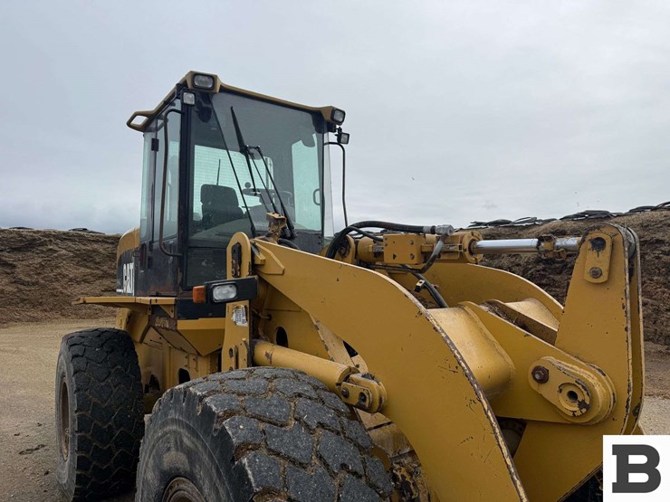 caterpillar-928g-image-57