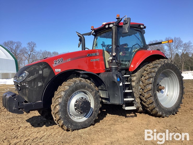 2022-case-ih-magnum-250-image-1