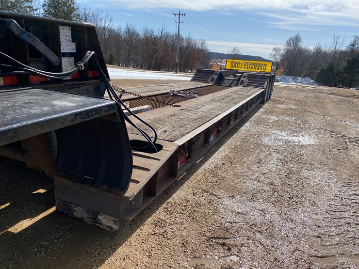 #1100-•-2010-witzco-rg-50-tri-axle-lowboy-semi-trailer-(has-wi-title)-(colfax,-wi)-image-16